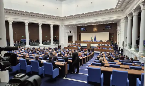 Парламентът отказа да разгледа исканията за сваляне на имунитета на 4 депутата от „Възраждане“ - 1