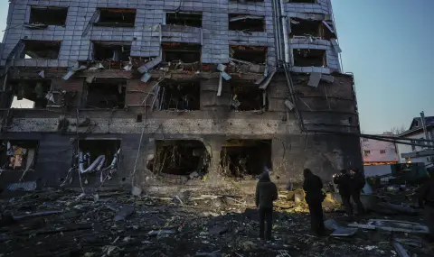 Русия атакува Киев с ракети и дронове - 1