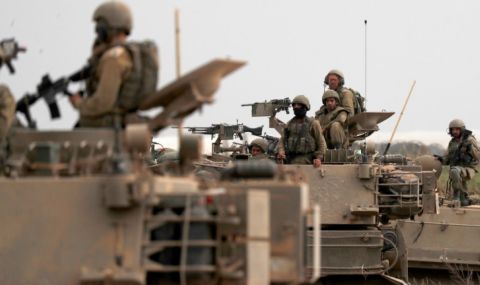 Първият самолет с американски боеприпаси се приземи в Израел - 1