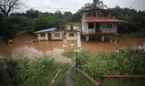 Панама под вода заради урагана „Ото“ - 1