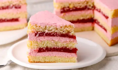 Рецепта на деня: Пандишпанов кекс със сладко и сметана - 1