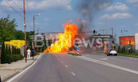 Взрив на газопровод във Враца, три пожарни се борят със стихията  - 1