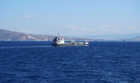 Кораб, превозващ украинско зърно, е акостирал в ливанско пристанище - 1