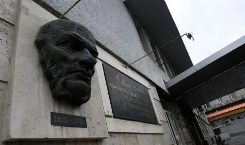 The man who took the boy who was stabbed in the mall to Pirogov spoke out  - 1