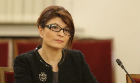 Десислава Атанасова: Единственият шанс за България е да се реализира кабинет с първия мандат - 1