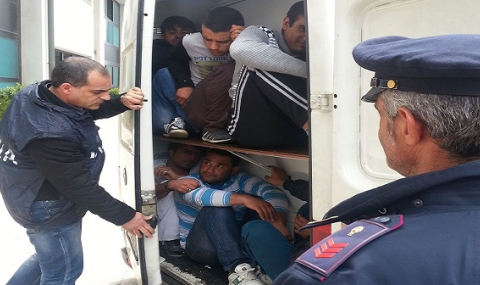 Двама българи арестувани за трафик на хора в Италия - 1