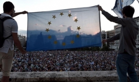 Проевропейски настроените гърци излизат на улицата - 1