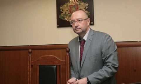 Георги Ушев: Четенето на обвинителния акт по делото КТБ изгуби една година - 1
