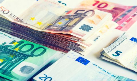 Еврото поевтиня до най-ниското ниво от април 2017 - 1