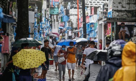Наводнения и свлачища във Филипините взеха 132 жертви; 2,4 милиона души са засегнати  - 1