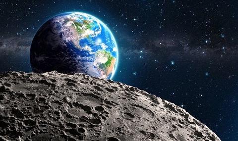 Русия ще вози туристи около Луната - 1
