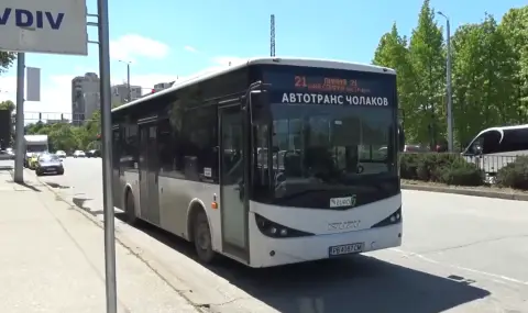 Схватка между контрольор и агресивен шофьор в градския транспорт на Пловдив - 1