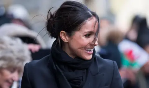 Меган Маркъл пусна нова СНИМКА с дъщеря си от принц Хари, но пак скри лицето й - 1