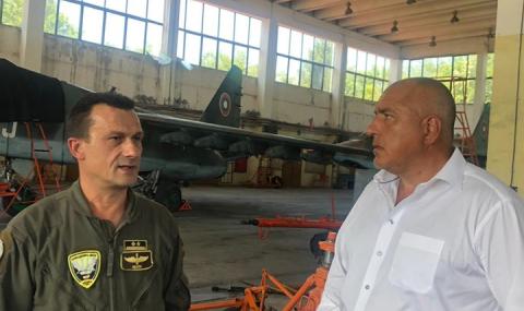 Борисов: Очаквам в кратки срокове да започне ремонтът на самолетите Су-25 - 1