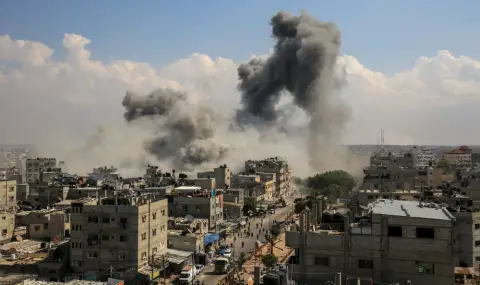 Жителите на Газа прибягват до горене на врати, за да готвят - 1