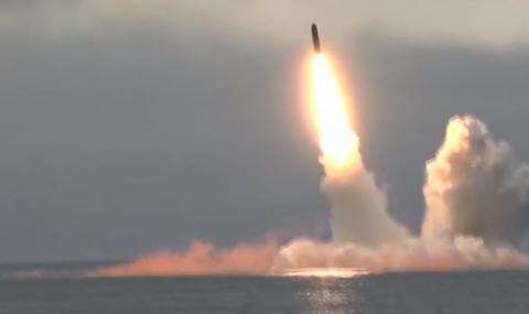 Русия показа изстрелването на ракета „Булава” от подводница (ВИДЕО) - 1