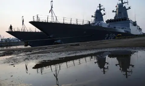 Украйна удари руски военен кораб на 1800 км разстояние - 1