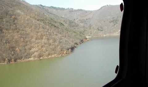Петна в река Въча, екоактивисти обвиниха местния ТЕЦ - 1