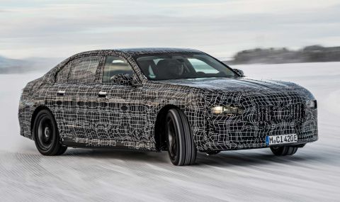 Новата електрическа лимузина на BMW не се затруднява в снега (ВИДЕО) - 1