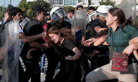 Сблъсъци между полиция и демонстранти в Диарбекир - 1