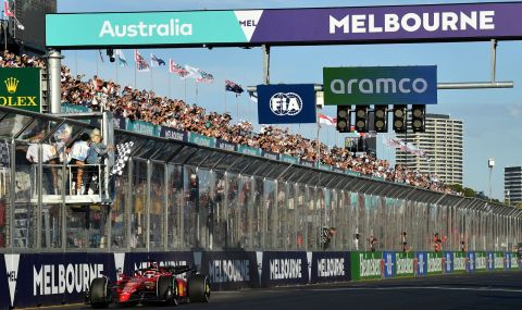 Рекорд: Около 420 000 привърженици са гледали на пистата в Мелбърн на Гран при на Австралия - 1