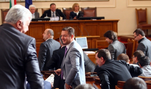 ГЕРБ: Втори вот и оставка на ръководството на парламента - 1