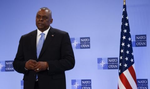 Лойд Остин кацна в Безмер - 1