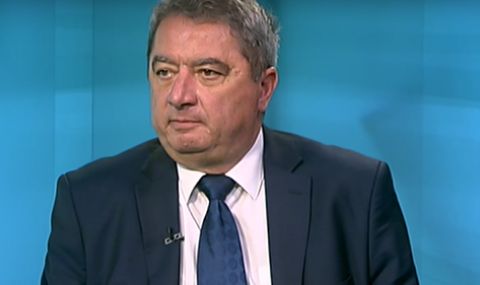Емануил Йорданов за скандалите в МВР: Когато една вода не се движи, се превръща в блато - 1