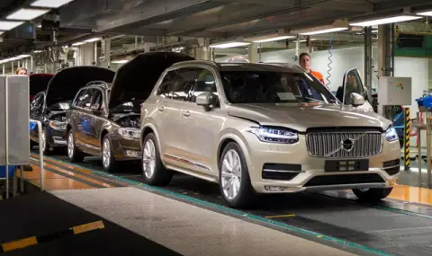 Заради спада в търсенето на електромобили и Volvo съкращава хиляди работни места  - 1