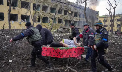 "Целенасочена стратегия": руските удари по болници в Украйна - 1