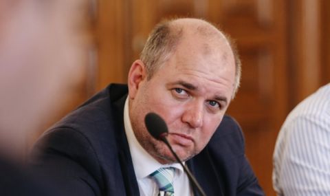 Панев: Лидерите на партиите, които свалиха кабинета, не се появяват в НС и медиите - 1