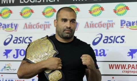 Багата се изкачи в класацията на UFC - 1