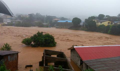 Над 300 загинали при наводнения в Сиера Леоне - 1