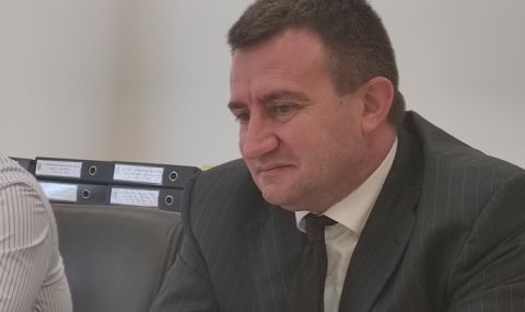 Министър Богданов оряза с 50% парите на членове на съвети и директори - 1
