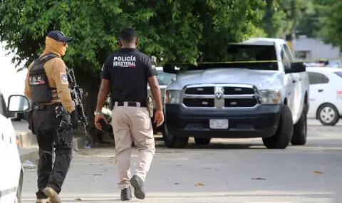 Най-малко 8 души са загинали при масова стрелба в Мексико сити - 1