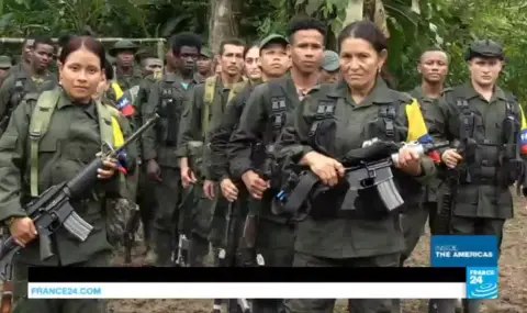 The Colombian army chased down guerilla separatists  - 1