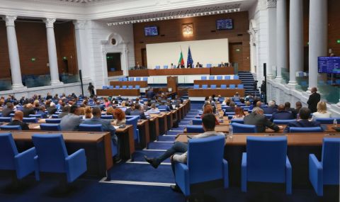 Парламентът решава да отложи ли с година прекратяването на дерогацията на "Лукойл" - 1