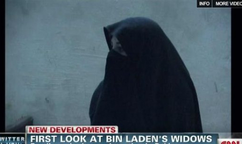 Първи кадри с вдовиците на Бин Ладен (видео) - 1
