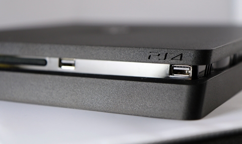 Изтекоха снимки на обновения PlayStation 4 - 1