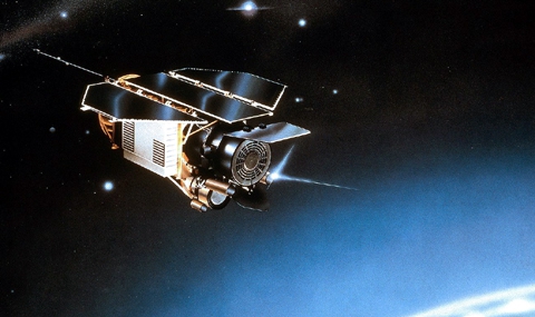 Спътник колкото кола падна на Земята - 1