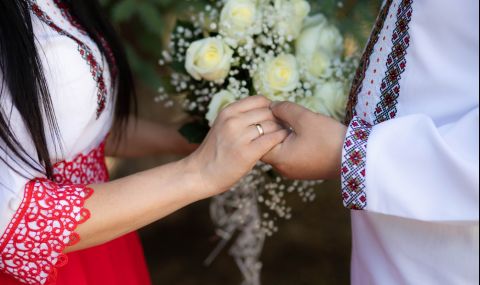 Войната в Украйна кара влюбените да се женят - 1