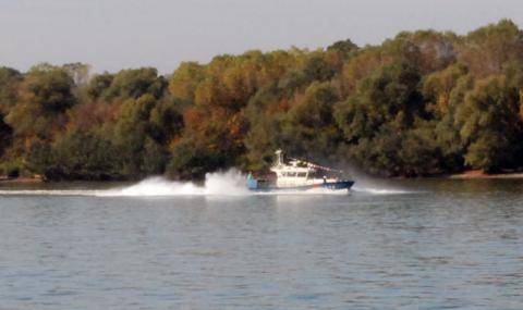 Задържаха група за трафик на мигранти през река Дунав - 1