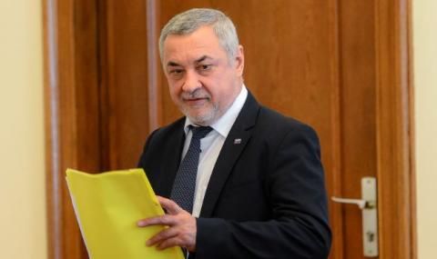 Скандал за маските в НС: Симеонов изгони Шопов от залата - 1