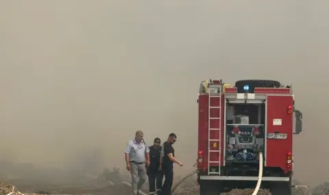 Пожар в Регионалното депо за отпадъци край Враца - 1