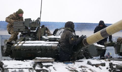 Украинските войски са предали танкове с боеприпаси на руските военни - 1