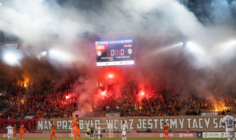 Арест за 19-годишен фен на Ботев Пловдив след сигналните ракети в дербито срещу Локомотив - 1