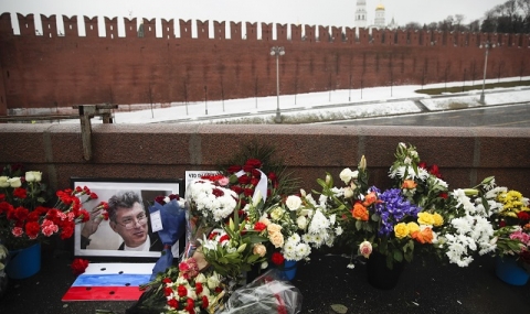 Властите в Москва премахнаха мемориала на Немцов - 1