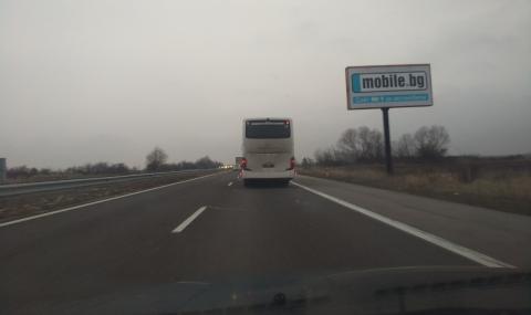 Автобус без регистрационен номер лети с над 120 км/ч по АМ „Тракия“ (ВИДЕО) - 1