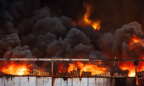 Украинска атака предизвика пожар в петролна база в Брянска област, обяви областният управител  - 1