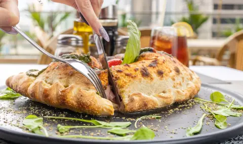 Рецепта на деня: Класическа пица "Калцоне" - 1